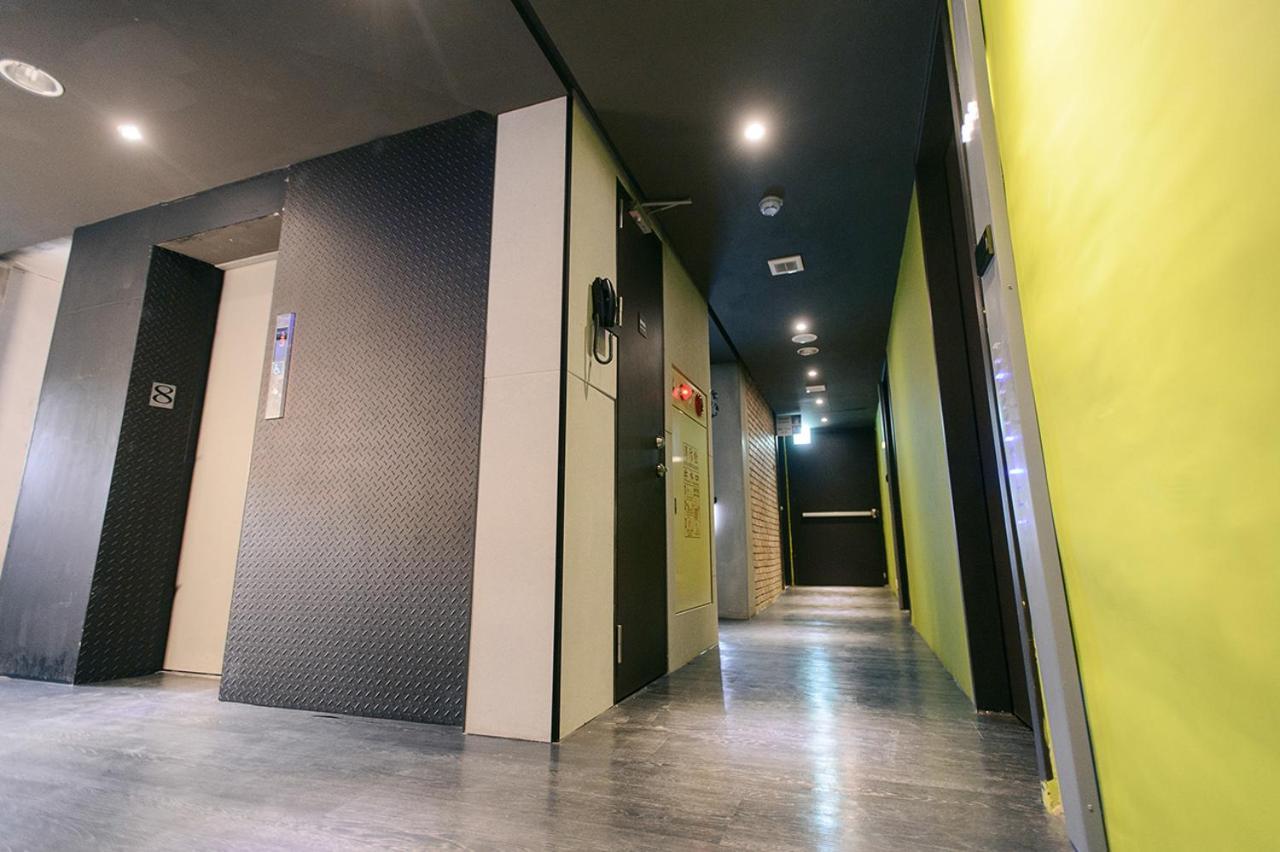 Kiwi Express Hotel-Taichung Station II Eksteriør bilde