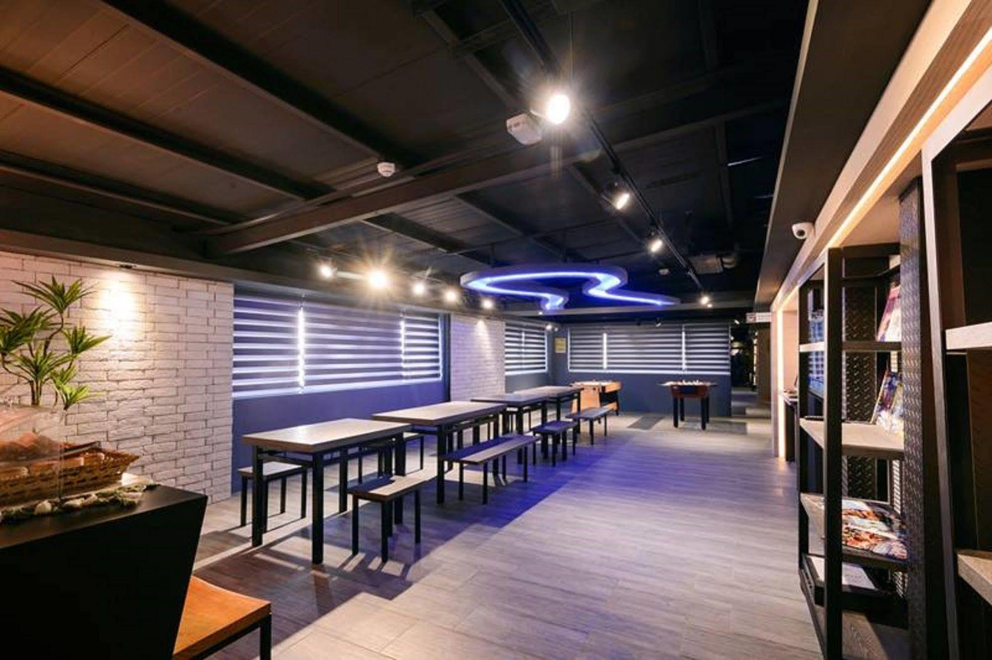 Kiwi Express Hotel-Taichung Station II Eksteriør bilde