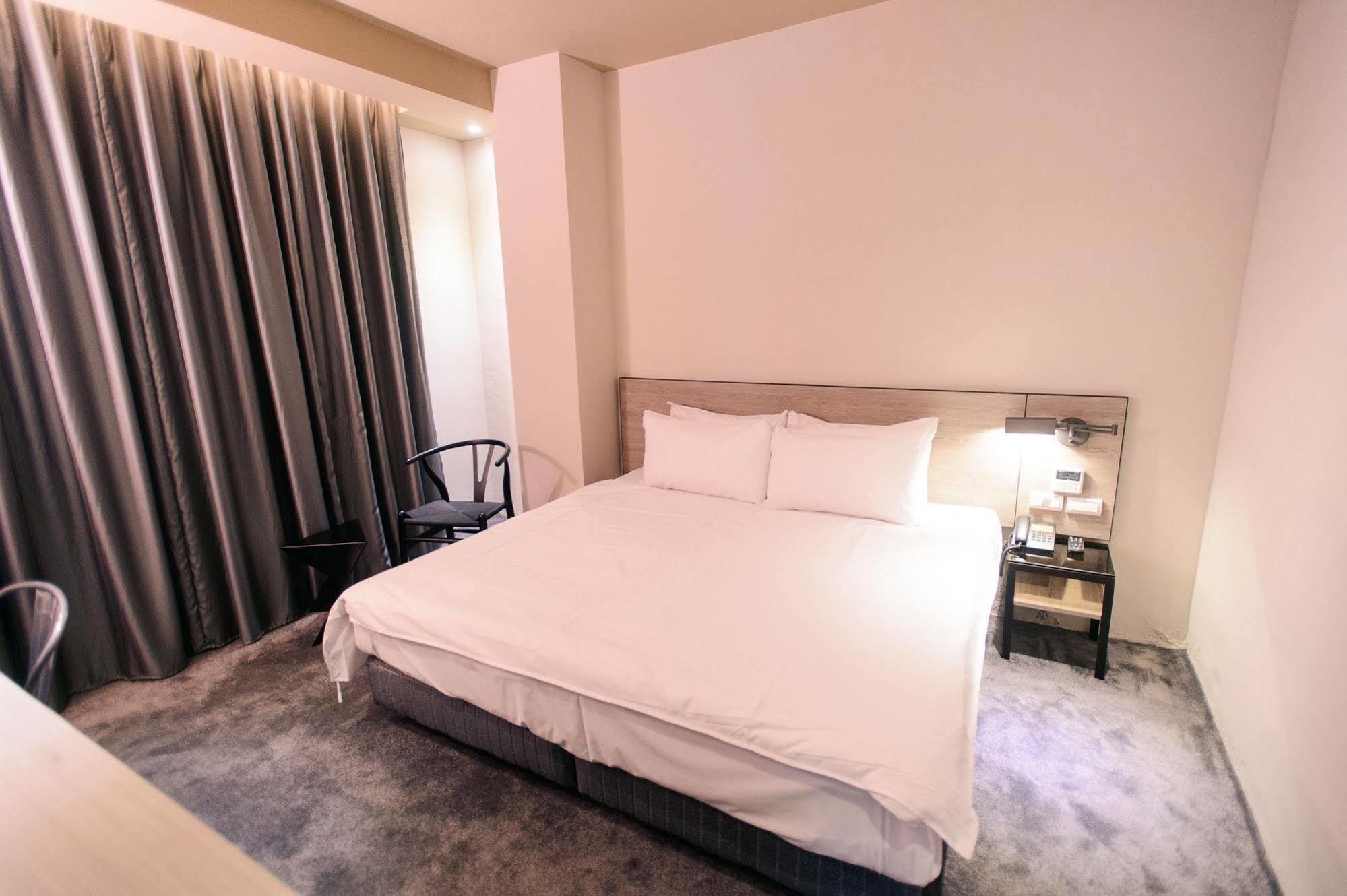 Kiwi Express Hotel-Taichung Station II Eksteriør bilde
