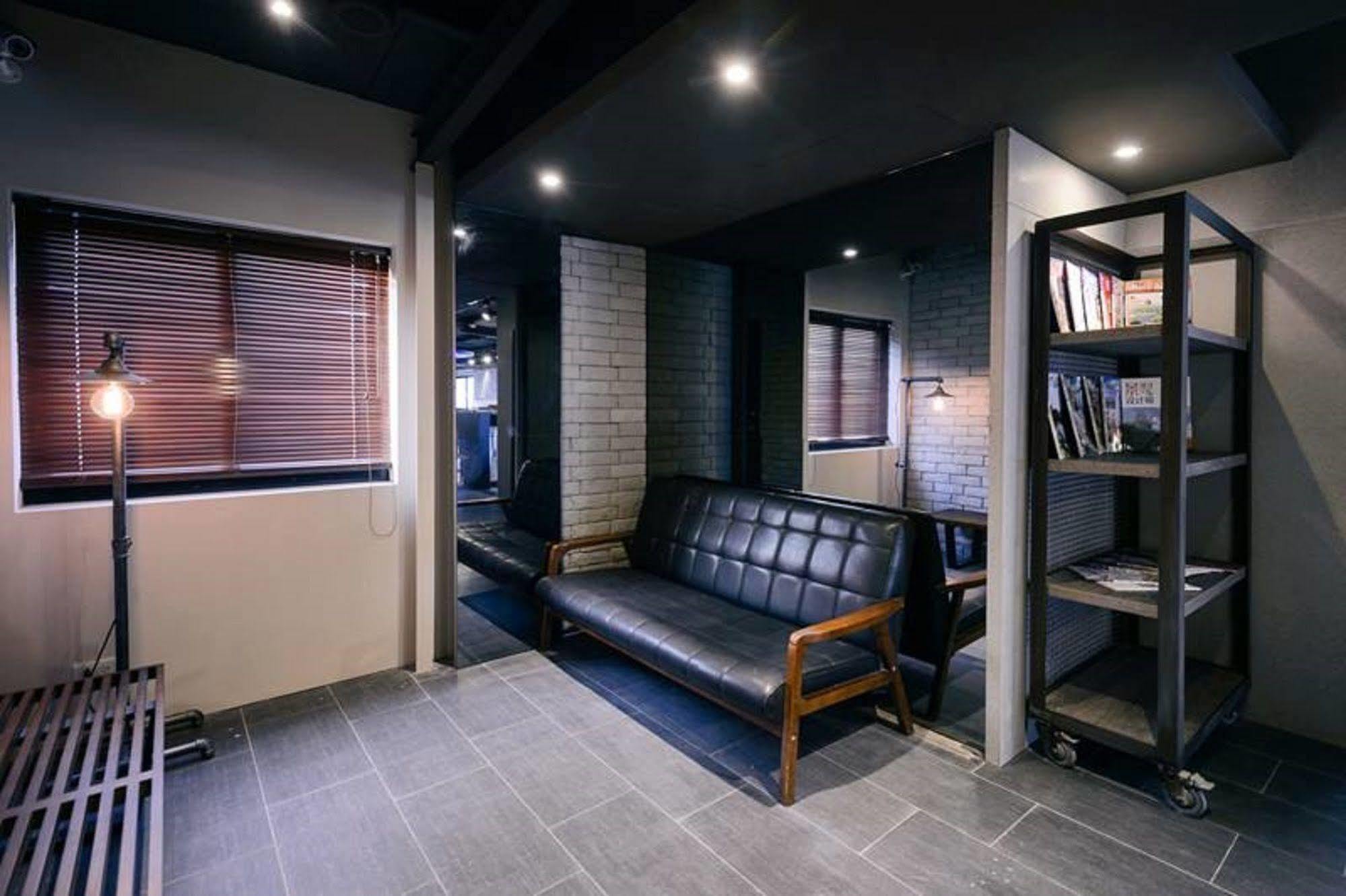 Kiwi Express Hotel-Taichung Station II Eksteriør bilde